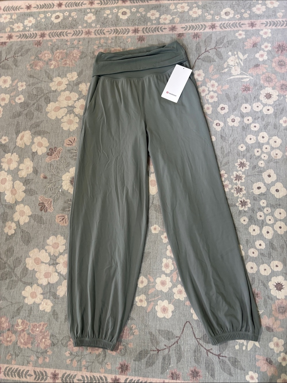 lululemon NWT align fold over harem jogger-sage